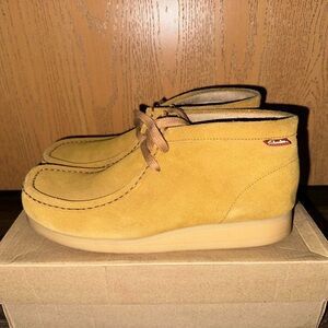 Clarks Men's Mustard Suede Chukka Boots